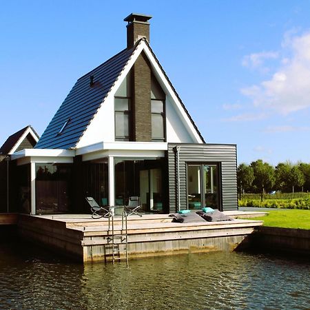 Peaceful Villa On The Water In Stavoren Exteriér fotografie