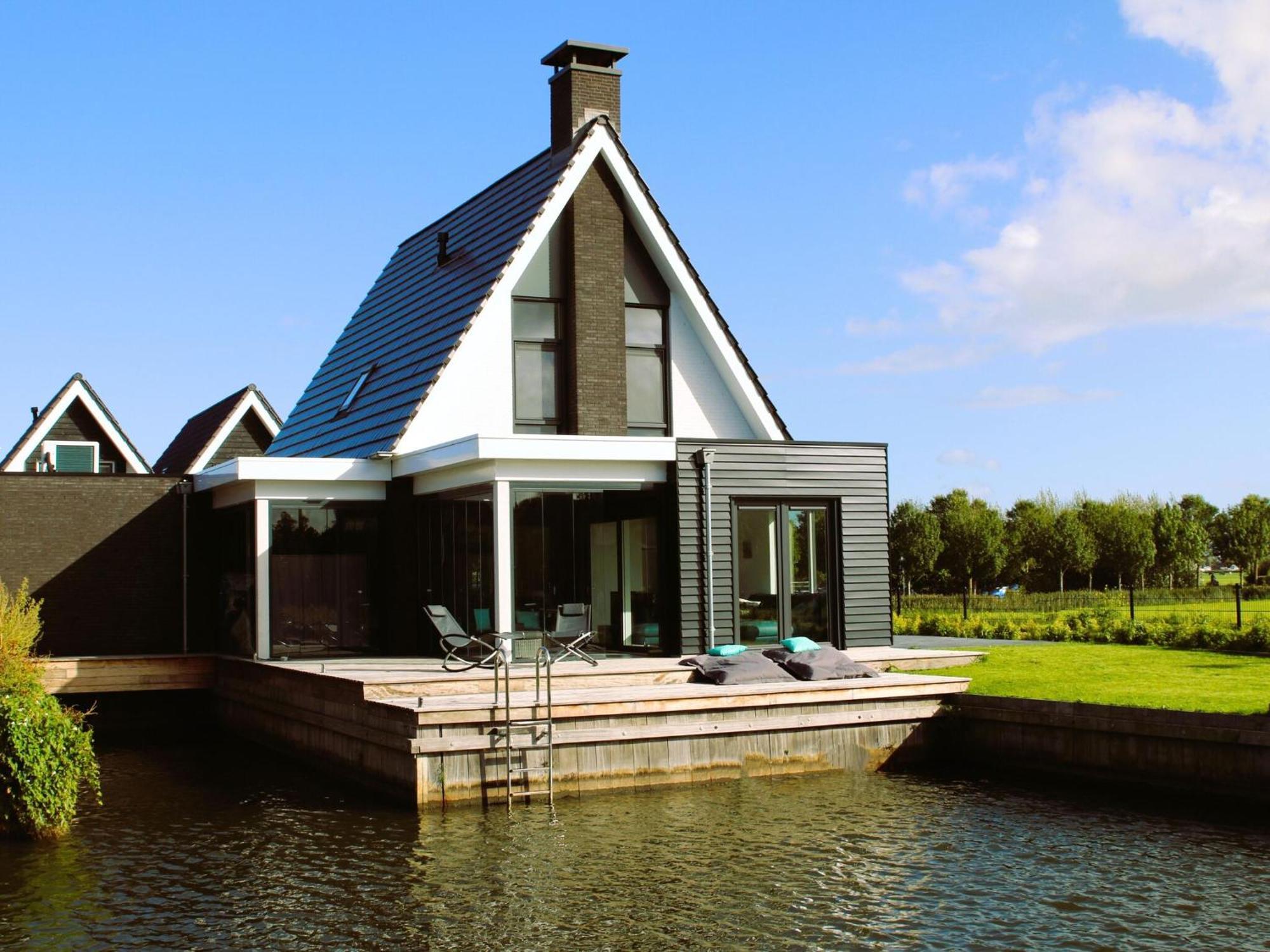 Peaceful Villa On The Water In Stavoren Exteriér fotografie